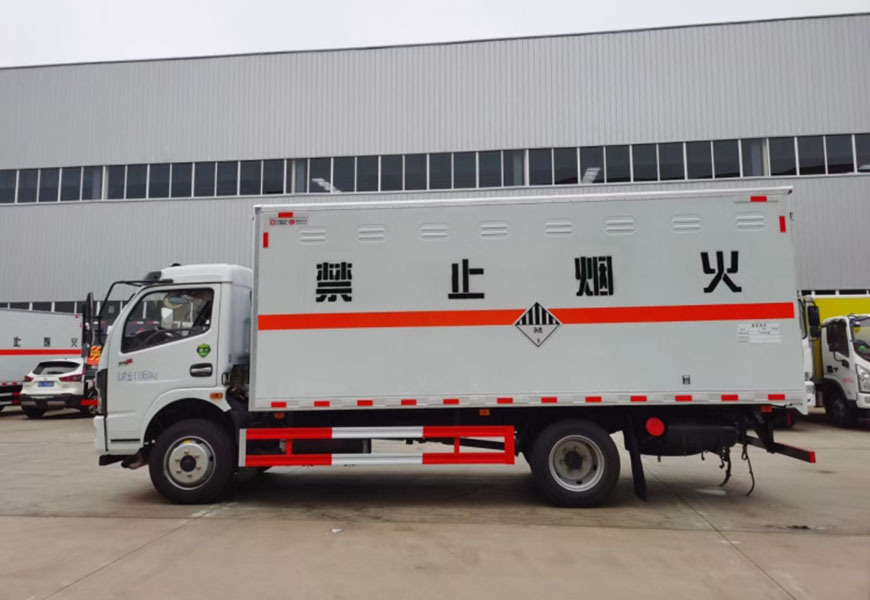 東風(fēng)凱普特K7雜項(xiàng)危險(xiǎn)品廂式運(yùn)輸車 