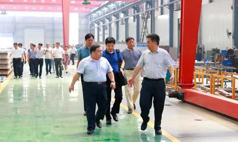 華菱星馬集團(tuán)劉漢如董事長蒞臨程力汽車集團(tuán)商務(wù)考察暨洽談戰(zhàn)略合作項(xiàng)目